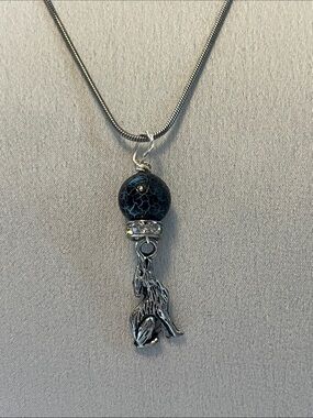 Silver Wolf Pendant Necklace with Black Crackle Bead